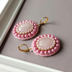 Pendientes de cuentas bohemias con flecos en cascada Andy de diseño turquesa, regalo de joyería único - Product Image 1