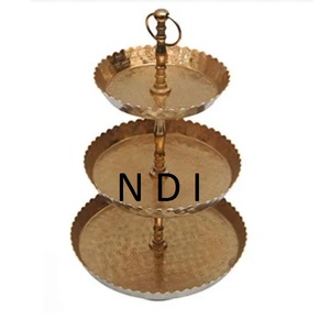 Soporte de servidor de pastel de Metal personalizado decorativo hecho a mano de alta calidad estándar soporte de servicio de pastel de diseñador hecho a mano de tres niveles - Product Image 1