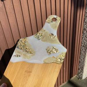 Tabla de cortar de madera, raya de resina transparente, cocinas modernas hechas a mano, forma de presentación culinaria profesional duradera - Product Image 4