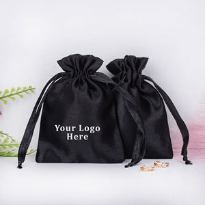 Bolsa de almacenamiento de embalaje de joyería India duradera ecológica con logotipo personalizado, bolsa de regalo negra de satén hecha a mano con cordón - Product Image 1