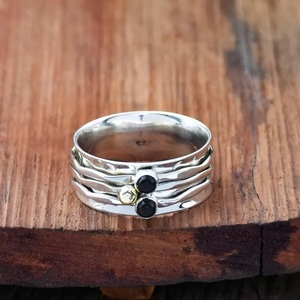 Bague Spinner Onyx Noir en Argent Sterling 925 Bague Triple Bande Martelée Méditation Bague Faite à la Main Cadeau pour Elle - Product Image 1