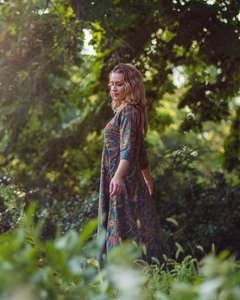 Vestido bohemio hasta la pantorrilla con estampado floral de bosque, verde y rosa, informal, para ocasiones especiales - Product Image 5