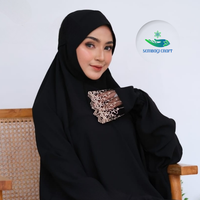 Tenue de prière musulmane de style modeste d'origine indonésienne avec décoration de broderie d'élément de mode simple Prix de gros musulman