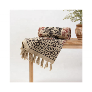 Couverture en coton biologique et en laine à imprimé de blocs de couleur crème durable, douce et confortable, idéale pour les décors de canapé-lit. - Product Image 1