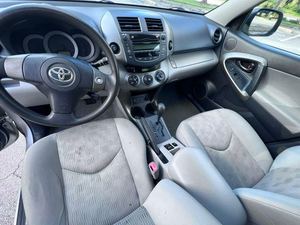 Toyota RAV4 Base 4WD de 2010 avec Boîte de Vitesses Automatique Moteur Turbo Sièges en Tissu Pneus R18 Prêt à Expédier - Product Image 2