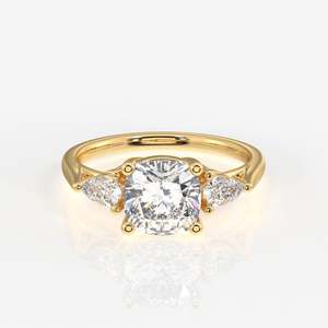 แหวนเพชรทรงคุชชั่นและทรงลูกแพร์ 3 เม็ด พร้อมวงแหวนทอง 14K - Product Image 1