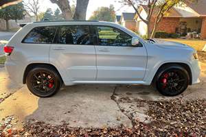 Jeep Grand Cherokee SRT 2018 Usado, Motor Hemi V8 de 6.4 Litros y 475 Caballos de Fuerza, Tracción en las Cuatro Ruedas, Mayormente sin Modificaciones - Product Image 3
