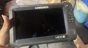 เครื่องวัดความลึก Lowrance HDS9 รุ่นพกพา วัสดุคาร์บอน พร้อมตัวแปลงสัญญาณแบบติดท้ายเรือ StructureScan  พร้อมแผนที่ทางทะเล  แบบมือสอง - Product Image 2