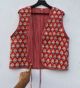 Chaleco Corto Rojo de Algodón Sostenible para Mujer, Cuello en V, Frente Abierto, Reversible, con Ribete a Rayas, Ropa Exterior para Otoño/Invierno - Product Image 5