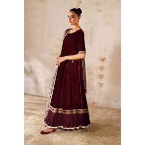 Ensemble de costume en velours pour femmes, 100% polyester, avec dupatta en soie imprimée numériquement et pantalon PR-1207 - Product Image 3