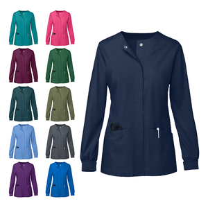 Veste de gommage médicale moderne et élégante avec des performances supérieures Tissu denim léger et respirant Coupe confortable - Product Image 1