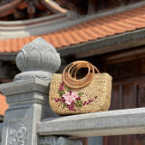 Nouvelle collection de sacs à main de style vintage Élégamment fabriqué en jacinthe d'eau naturelle chic fièrement fabriqué au Vietnam deux chic respectueux de l'environnement - Product Image 3