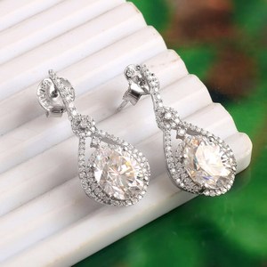 ห้องปฏิบัติการตัดกลมที่สวยงามต่างหูเพชรปลูกห้อยเครื่องประดับที่กําหนดเองตัดที่ยอดเยี่ยมของขวัญแต่งงานที่ดีที่สุดสําหรับผู้หญิง - Product Image 1