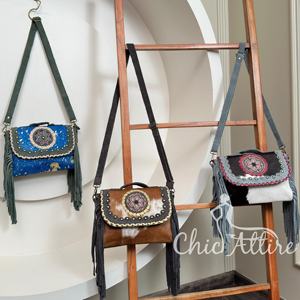 Bolso de cuero de piel de vaca Nuevo estilo Bolso de estilo occidental con flecos hecho a mano Correa ajustable para niñas y mujeres - Product Image 1