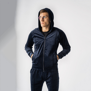 Chándal de terciopelo de algodón 100% personalizado para hombre, conjunto informal de dos piezas de manga larga gruesa con capucha para el invierno - Product Image 4