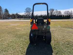 Tracteur utilitaire compact John Deere 2025R neuf/occasion 2023 – Livraison rapide, équipement agricole fiable, pompe, boîte de vitesses, composants essentiels - Product Image 6
