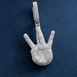 Pendentif personnalisé en alliage plaqué or avec diamants, style urbain tendance - Product Image 1