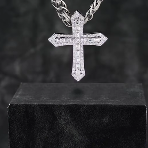 Pendentif fin en argent 925 personnalisé Croix glacée Baguette Design Diamant Moissanite Hip Hop Street Fashion Party Christian Gift - Product Image 1