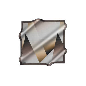 Écharpe en soie satinée de créateur - Motif géométrique gris, style sergé printemps-été - Product Image 1
