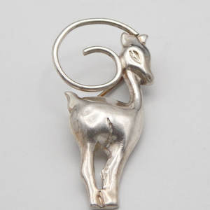 Spilla di cervo in piedi in argento Sterling 925 placcato oro con perla di diamante zircone per matrimonio o regalo - Product Image 1