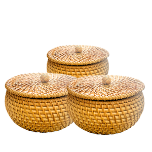 Elegante almacenamiento para el hogar-Cesta de ratán con tapa-Ligero en 50 gramos-Ideal para organizar artículos pequeños en cualquier habitación - Product Image 1