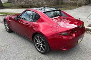 Mazda MX-5 Miata RF Grand Touring 2021 Usado en Excelentes Condiciones - Product Image 4