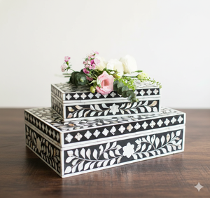 Caja de Joyería Rectangular Hecha a Mano con Incrustaciones de Hueso y Almacenamiento para Collares, Pulseras, Anillos, Colgantes y Aretes - Product Image 1