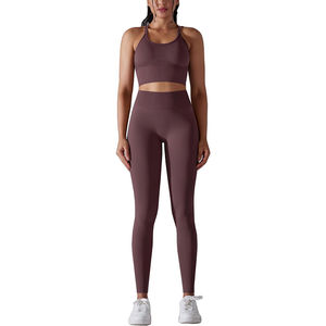 Vêtements de sport à séchage rapide et respirants Ensemble de yoga 2 pièces pour femmes Conception sans couture Vêtements de sport professionnels fabriqués en usine pour femmes - Product Image 6
