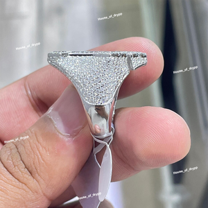 Anillo Cruzado con Micro Pavé de Diamantes Moissanite en Plata de Ley 925, Diseño Audaz Inspirado en la Fe - Product Image 3