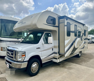 VENTE : CAMPING-CAR T-H-O-R 2015 D'OCCASION EN EXCELLENT ÉTAT, 28H HAUTE PERFORMANCE, 36 pieds de long, 2000 kg de charge utile, ÉTANCHE, EN ACIER INOXYDABLE - Product Image 4