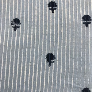 ผ้าฝ้ายพิมพ์ลายด้วยมือ ลายทางแนวตั้งและลายมินิบูติ - Product Image 3