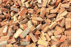 ฟืนไม้สนอบแห้ง ขนาด 1 ซม. รูปทรงสี่เหลี่ยมจัตุรัส เกรด FR วางซ้อนบนพาเลท - Product Image 3