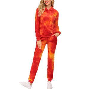 Ensemble de survêtement en velours court d'hiver personnalisé avec logo en strass de diamant 2025, ensemble 2 pièces, survêtement en velours vert pour femmes - Product Image 5