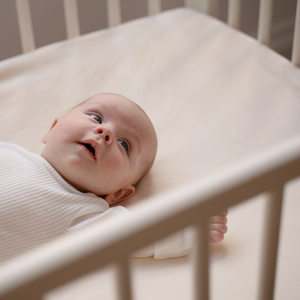 HSC Vente en gros personnalisé en usine <span class=keywords><strong>Drap</strong></span>-<span class=keywords><strong>housse</strong></span> imperméable en coton biologique Protection complète par stratification <span class=keywords><strong>Drap</strong></span>-<span class=keywords><strong>housse</strong></span> imperméable pour bébé - Product Image 1