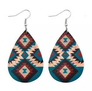 Achetez des boucles d'oreilles uniques en résine de créateur, élégantes boucles d'oreilles faites à la main en perles de rocaille, bijoux uniques et tendance faits à la main, design créatif - Product Image 2