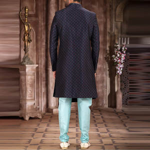 Sherwani de alta calidad para hombres en estilo étnico tradicional Servicios OEM para todas las edades Ropa india y pakistaní - Product Image 2