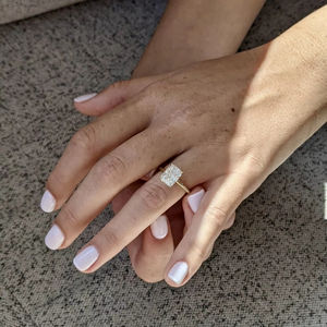 Anillo de Compromiso de Plata de Ley 925 con Moissanita de Corte Princesa Solitario para Mujer, para Bodas y Fiestas, Claridad VVS, Estilo Moderno - Product Image 3