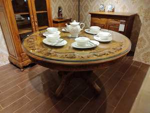 Mesa de comedor redonda de teca tallada a mano de estilo romántico con talla de rosas con 150cm de diámetro, juego de mesa de comedor para restaurante - Product Image 5