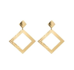 Elegantes pendientes de metal dorado con tallas intrincadas y esmalte antiguo para una declaración de inspiración bohemia de moda - Product Image 3