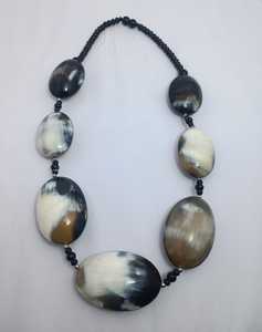 Collar de Cuerno de Lujo Ecológico Hecho a Mano, Joyería de Fiesta para Mujer Moderna, Bohemio y Chic Premium - Product Image 4