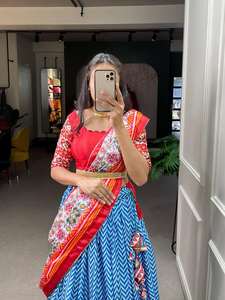 Belle robe fantaisie Chinon Lehenga Choli & Dupatta avec Laheriya Patola imprimé et paillettes broderie travail fournisseur de l'Inde - Product Image 3