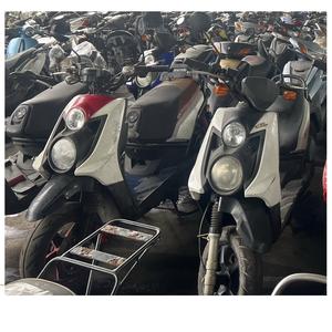 Motocicleta Kymco V2 Usada de Gasolina, Taiwán, 125cc - Product Image 2