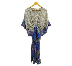 Robe de plage multi-couleurs très demandée, robe de nuit, robe longue, kimono fait main en soie recyclée vintage indienne - Product Image 5