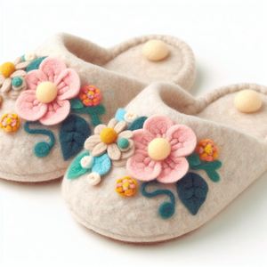 Pantoufles en feutre gris faites à la main ornées de fleurs en feutre-Chaussures confortables en laine pour femmes-Pantoufles feutrées grises écologiques - Product Image 2