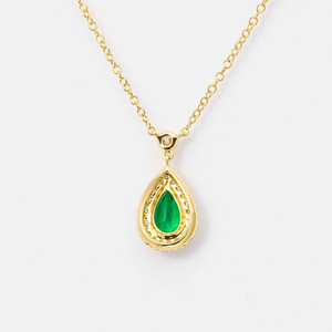 Collar con Colgante de Oro Sólido de 14K con Esmeralda en Forma de Pera de 3.60ct y Diamantes, Joyería Fina y Elegante, Regalo Perfecto para Mujeres en su Cumpleaños - Product Image 4