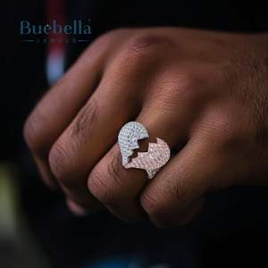 Anillo de diamante redondo de moissanita en forma de corazón roto grueso helado completo S925 anillo de estilo Hip Hop de plata esterlina para hombres - Product Image 1