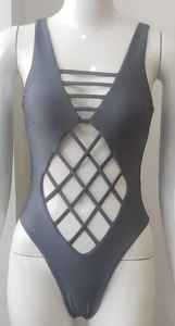 Ensemble de bikini personnalisé unisexe de haute qualité 2 pièces avec décoration de ceinture brodée en élasthanne/nylon Service OEM disponible - Product Image 2