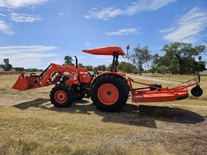 Tractor Agrícola 4x4 de Alta Productividad para M7040, 65HP, Usado en Buen Estado con Componentes Principales: Bomba, Motor, Cojinete - Product Image 5