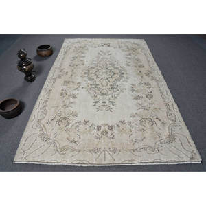 Tapis Turc Vintage Beige Vert 5.6 X 9.2ft Tissage Plat en Laine avec Motif Patchwork pour Décorations de Salon - Product Image 1