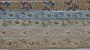 ลูกไม้ปักเลื่อมลายดอกไม้สั่งทำพิเศษ ดีไซน์วินเทจเป็นมิตรกับสิ่งแวดล้อม สีและลวดลายตามสั่ง สำหรับเสื้อผ้าแฟชั่นเจ้าสาว - Product Image 5